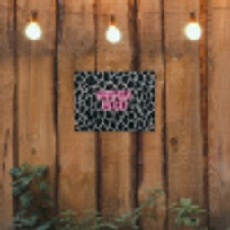 Panterprint - Zwart - Neonletters - Roze tuinposter los doek klein -sfeer1