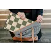 Schaakbord print - Groen - Beige - Blokjes laptophoes neopreen klein -tas