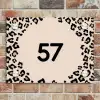 Beige luipaardprint - Traditioneel Naambord Rechthoek middel -sfeer3