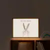Konijn - Beige - Dier - Slim  - Quote Light Box met batterij (Wandlamp kind) middel -sfeer1_kind