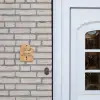 Licht hout - Sierlijk Naambord Huisje klein -sfeer1