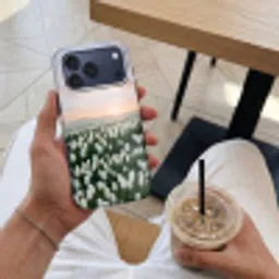 Tulpen - Landschap - Wit Toughcase MagSafe Apple iPhone 17 Pro Max klein -Sfeer1M