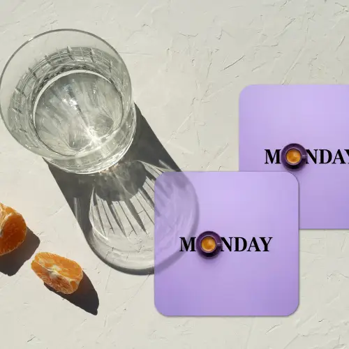 Maandag - Mok - Koffie - Paars onderzetter kurk middel -sfeer4