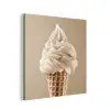IJs - Softijs - Romig - Hoorntje - Beige aluminium wit klein -3d