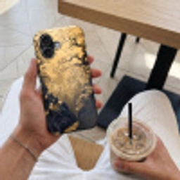 Bloemen - Takken - Goud - Sierlijk Toughcase MagSafe Apple iPhone 17 klein -Sfeer1M