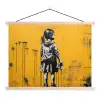 Meisje - Boek - Gele Muur - Graffiti textielposter latten blank klein -3d