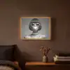 Vrouw - Zwart Wit - Ketting - Zonnebril Light Box met batterij (Wandlamp) middel -sfeer4