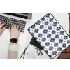 Tegelmotief - Blauw - Wit - Bloem laptophoes neopreen klein 279 -bureau