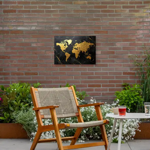 Wereldkaart - Goud - Marmer Tuinposter op houten frame 2 cm dik klein -sfeer3