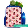 Rode lieveheersbeestjes op roze achtergrond Kinderrugzak - Blauw middel -inhoud_NL