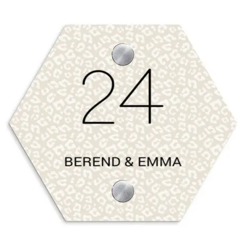 Beige panterprint - Klassiek Naambord Hexagon klein -3d
