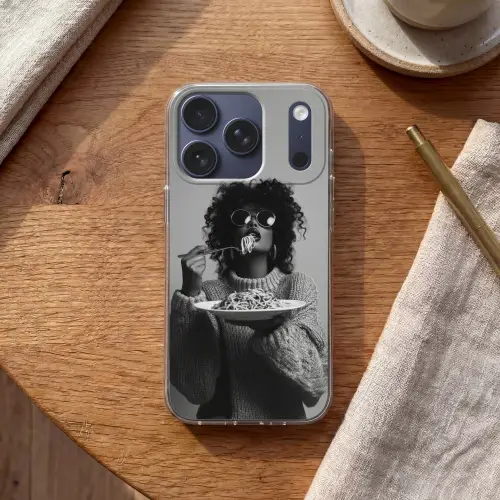 Vrouw - Pasta - Zwart - Wit Telefoonhoesje iPhone 17 Pro klein -sfeer1
