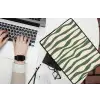 Golvende lijnen - Beige - Groen - Strepen - Abstract laptophoes neopreen klein -bureau