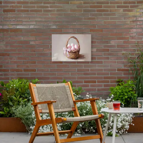 Mand - Eieren - Roze Tuinposter op houten frame 2 cm dik klein -sfeer3