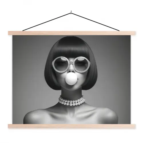 Vrouw - Zwart Wit - Ketting - Zonnebril textielposter latten blank klein -3d
