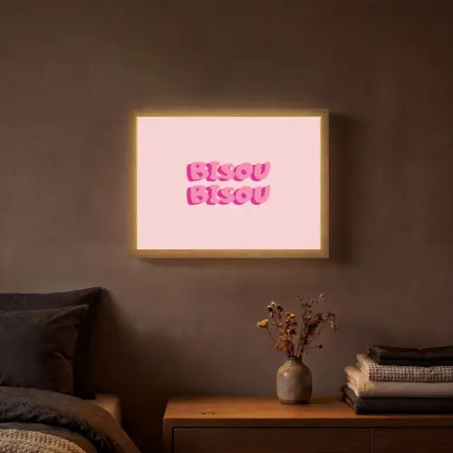 Bisou - Roze - Dikke letters Light Box met batterij (Wandlamp) middel -sfeer4