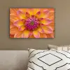 Dahlia - Bloem - Oranje canvas 2cm klein -sfeer3
