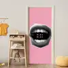 Mond - BLAH BLAH - Roze deurposter klein -sfeer4