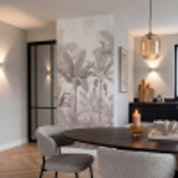 Natuur - Jungle - Ringstaartmaki - Bruin Behang Vlies klein -sfeer3
