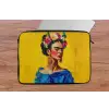 Frida Kahlo - Vrouw - Geel - Blauw - Bloemen laptophoes neopreen klein -tafel