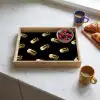 Macarons - Patroon - Goud - Zwart Dienblad Rechthoek middel -sfeer2
