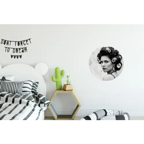 Edgy - Vrouw - Zwart - Wit Wandcirkel aluminium klein -kinderkamer