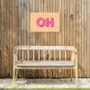 Tekst - Strepen - Roze Tuinposter op houten frame 2 cm dik klein -sfeer4