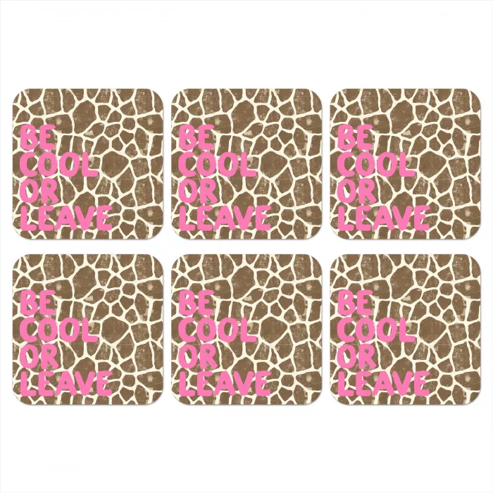 Tekst - Be cool or leave - Roze - Giraffenprint onderzetter kurk middel -3d