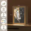 Leeuw - Gesplitst - Zwart - Lijn Light Box met kabel (Tafellamp) klein -USP_NL