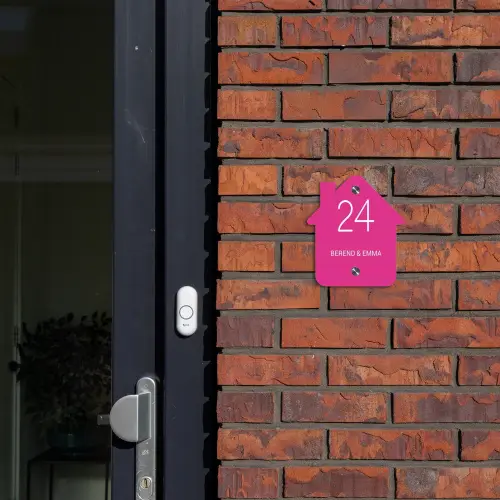 Weiße Herzchen in den Ecken - Modern Naambord Huisje klein -sfeer2