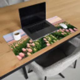 Tulpen - Landschap - Roze Muismat XXL klein -sfeer1