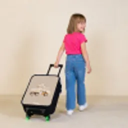 Gele kiepwagen in neutrale kleuren Kinderkoffer - Zwart klein -sfeer1