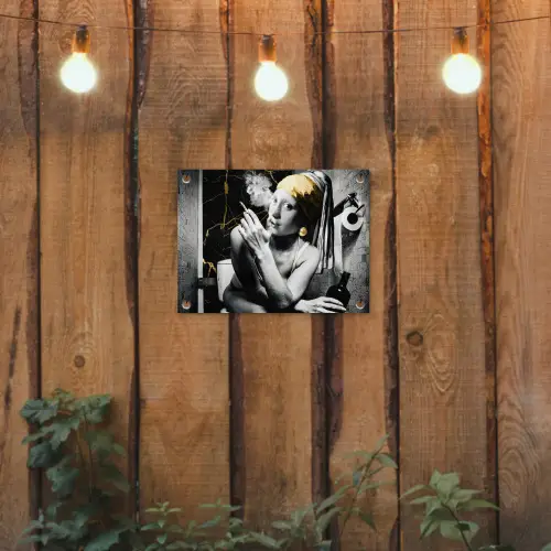 Marmerlook - Meisje met de parel - Sigaretten - Toilet - Goud - Kunst - Oude meesters tuinposter los doek klein -sfeer1