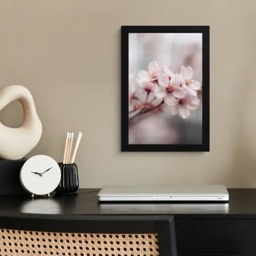 Bloesems - Meeldraden - Geel - Wazig fotolijst zwart zonder passe partout klein -sfeer1