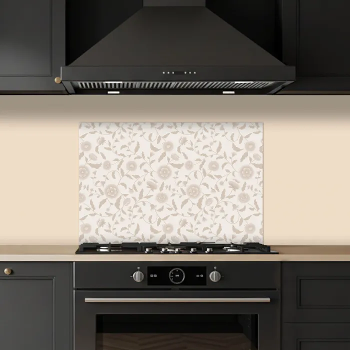 Sierlijk - Bloemen - Beige keuken achterwand spatscherm klein 900 -sfeer1