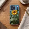 Zonnebloemen - Helderblauwer lucht - Gras Telefoonhoesje iPhone 17 Pro klein -sfeer1