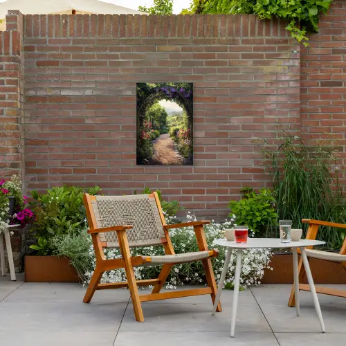Doorkijk - Landschap - Bloemen - Tuinboog - Natuur Tuinposter op houten frame 2 cm dik klein -sfeer3