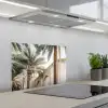 Gebouw - Palmbomen - Beige - Zon keuken achterwand spatscherm klein -3d_schuin