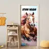 Kleurrijke illustratie van paard met naamtekst deurposter klein -sfeer4