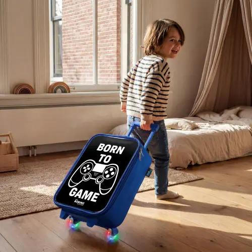 Qoute met controller in zwart wit Kinderkoffer - Blauw klein -sfeer1