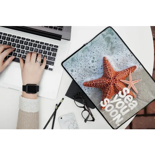 Sea you soon - Zeester - Zee laptophoes neopreen klein -bureau