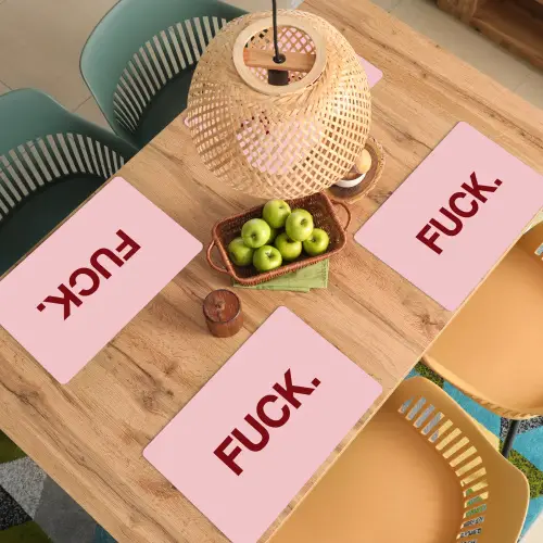 Statement - Krachtig - Roze Placemat vinyl groot -zzsfeer5_Kitchenyeah-website