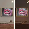 Lippen - Felroze - Graffiti - Verfstrepen Light Box met batterij (Wandlamp) middel -sfeer3