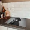 Hond - Krullen - Zonnebril - Wijn Inductie beschermer vinyl 3mm middel -sfeer3