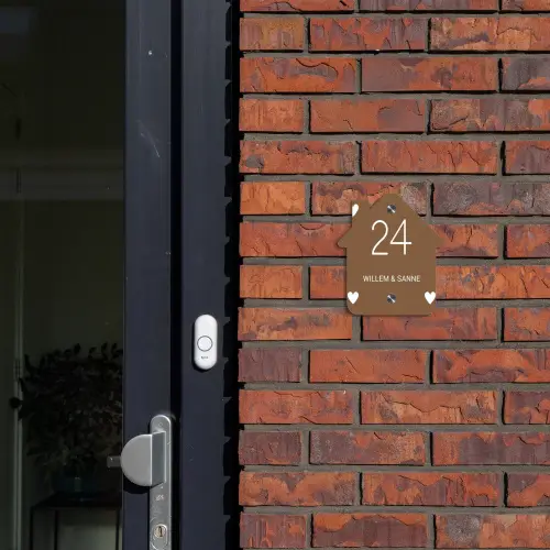 Witte hartjes in hoeken - Klassiek Naambord Huisje klein -sfeer2