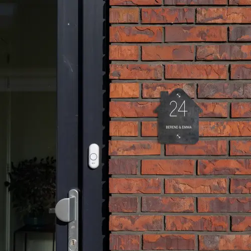 Donker steen - Klassiek Naambord Huisje klein -sfeer2