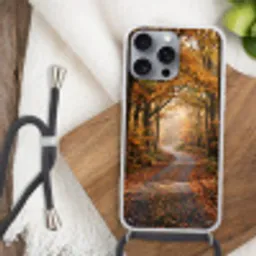 Bospad - Herfstbos - Bladeren - Oranje - Nostalgisch Hoesje iPhone 16 Pro Max met koord klein -sfeer4