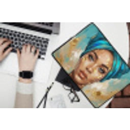 Portret - Vrouw - Schilderij - Blauw - Goud - Expressief laptophoes neopreen klein -bureau