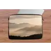 Bergen - Mist - Zonnestralen laptophoes neopreen klein -tafel
