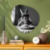 Konijn - Bunny - Zonnebril - Tafelkleed - Pasta - Schattig Wandcirkel Organisch Aluminium middel -sfeer2